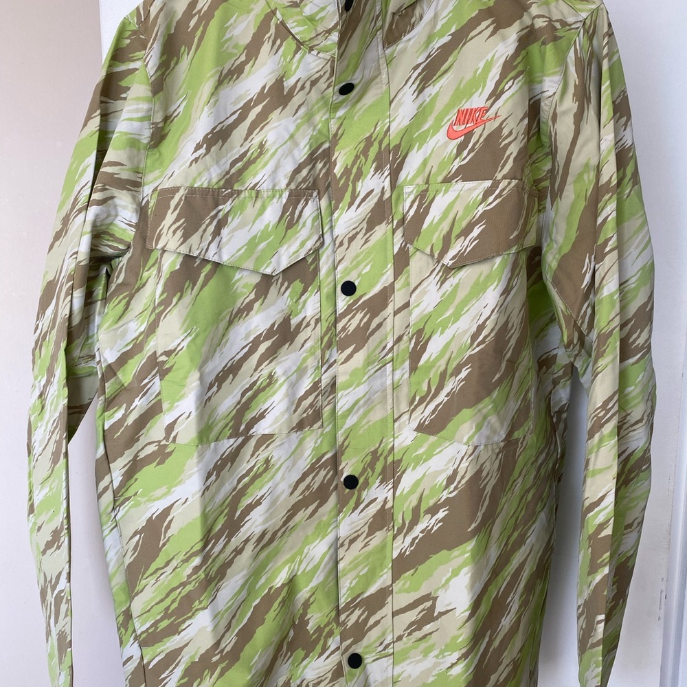Nike Men's Sportswear Essentials woven players jacket Medium . NWT